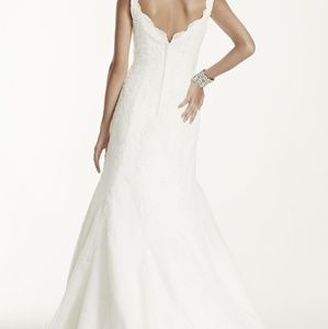 Never used ivory wedding dress size 4P